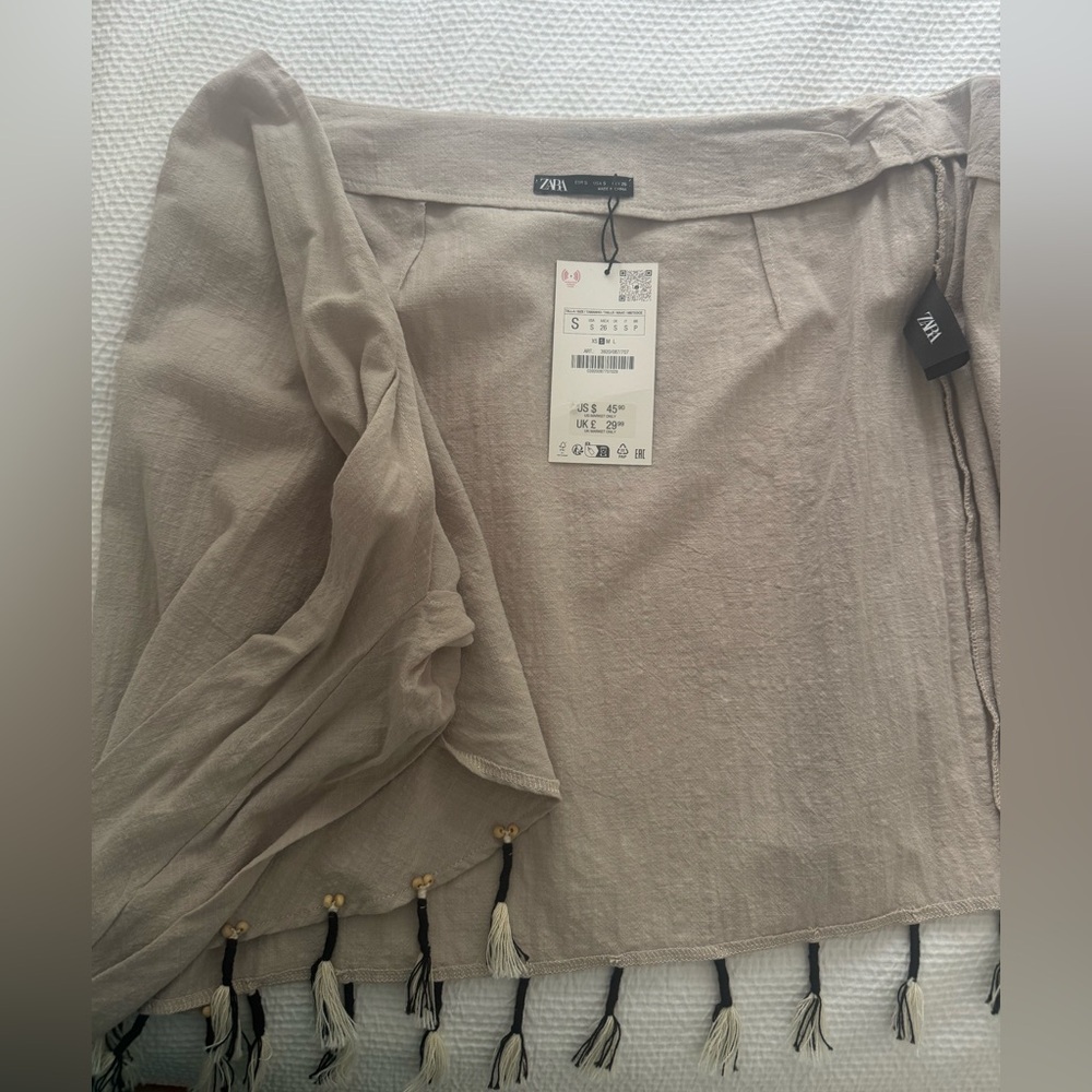 Zara Cream Mini Skirt with Tassels - NEVER WORN - Picture 2 of 3